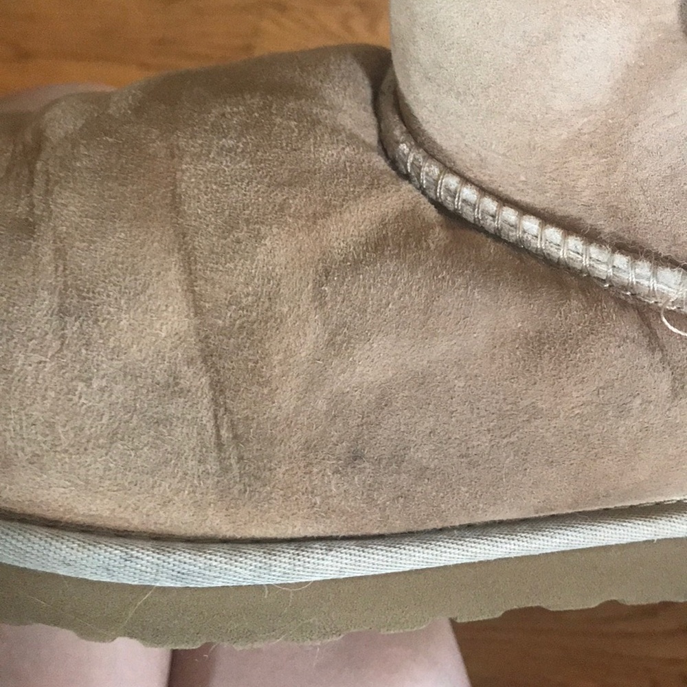 Tan ugg boots - Picture 8 of 8